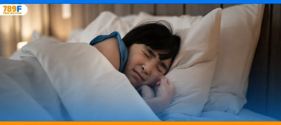 Nằm mơ thấy khoai - Dự báo điềm gì và Đánh con số nào? 4 Con số lưu ý khi mơ thấy ong đốt