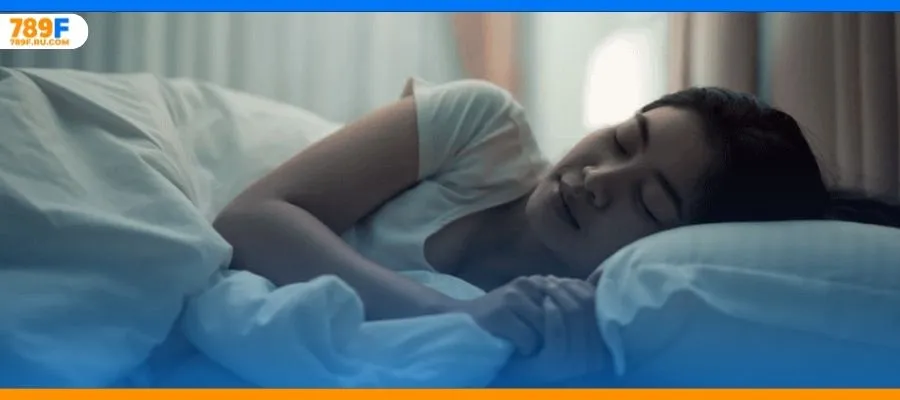 Nằm mơ thấy khoai - Dự báo điềm gì và Đánh con số nào? 2 Ý nghĩa may mắn đằng sau giấc mơ thấy ong đốt